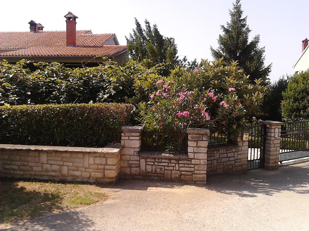 Apartment Slavica Vrvari 波雷奇 外观 照片
