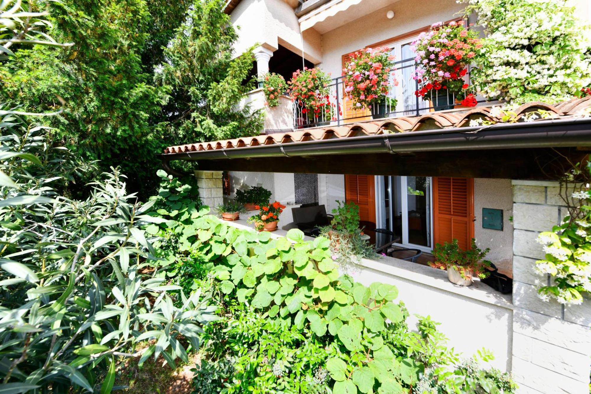 Apartment Slavica Vrvari 波雷奇 客房 照片