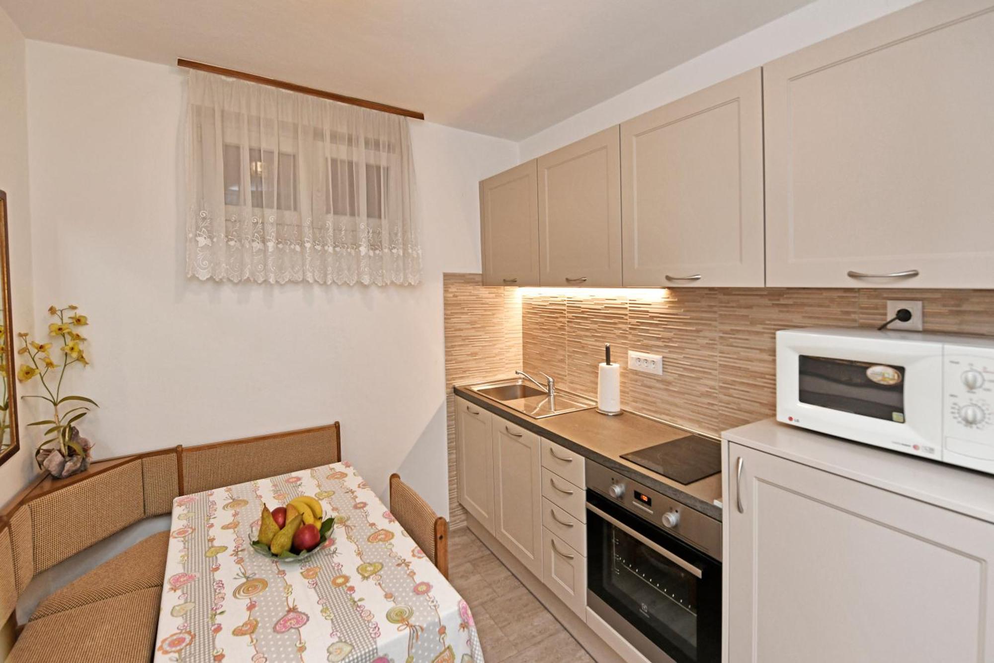 Apartment Slavica Vrvari 波雷奇 客房 照片