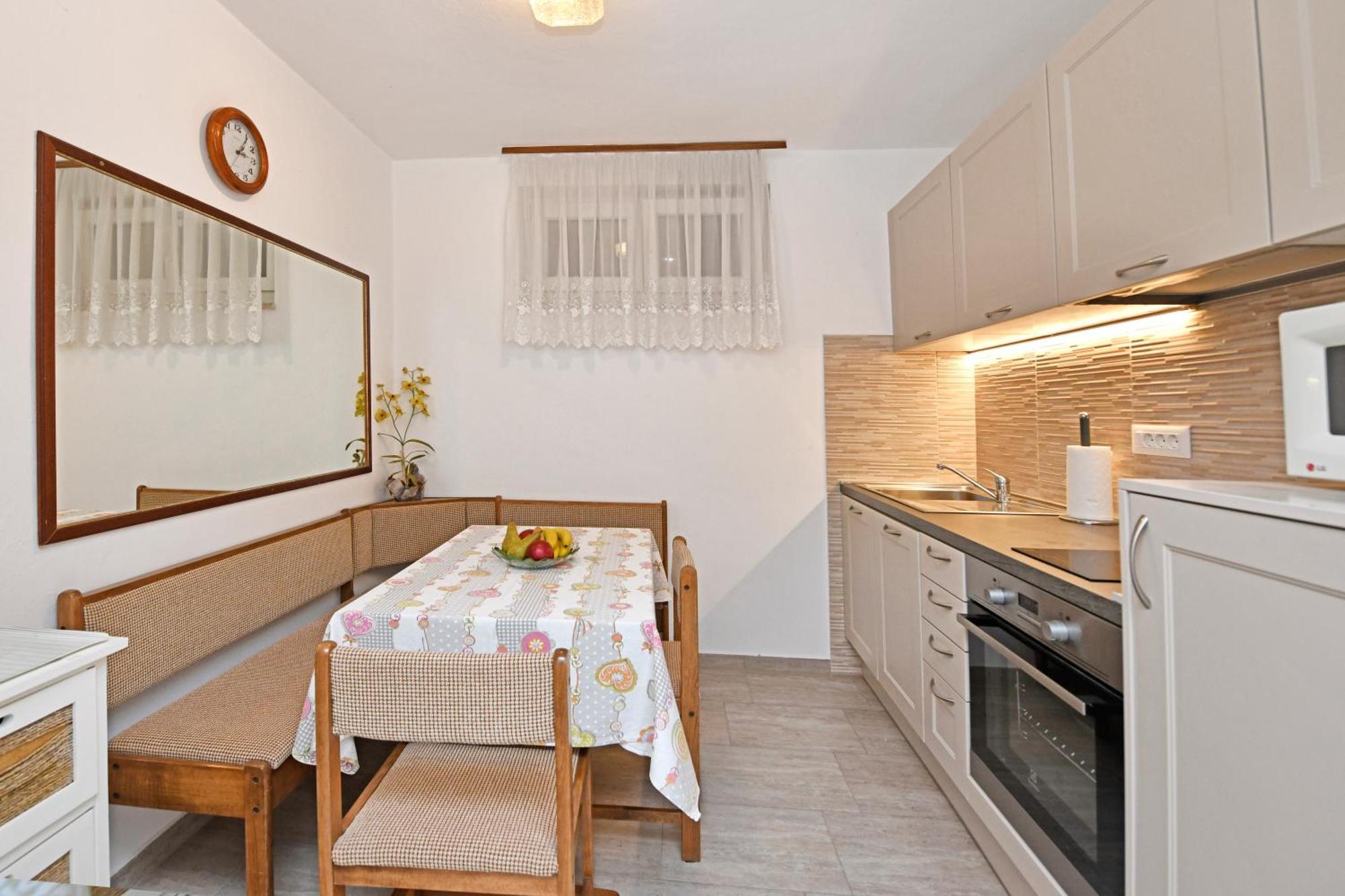 Apartment Slavica Vrvari 波雷奇 客房 照片
