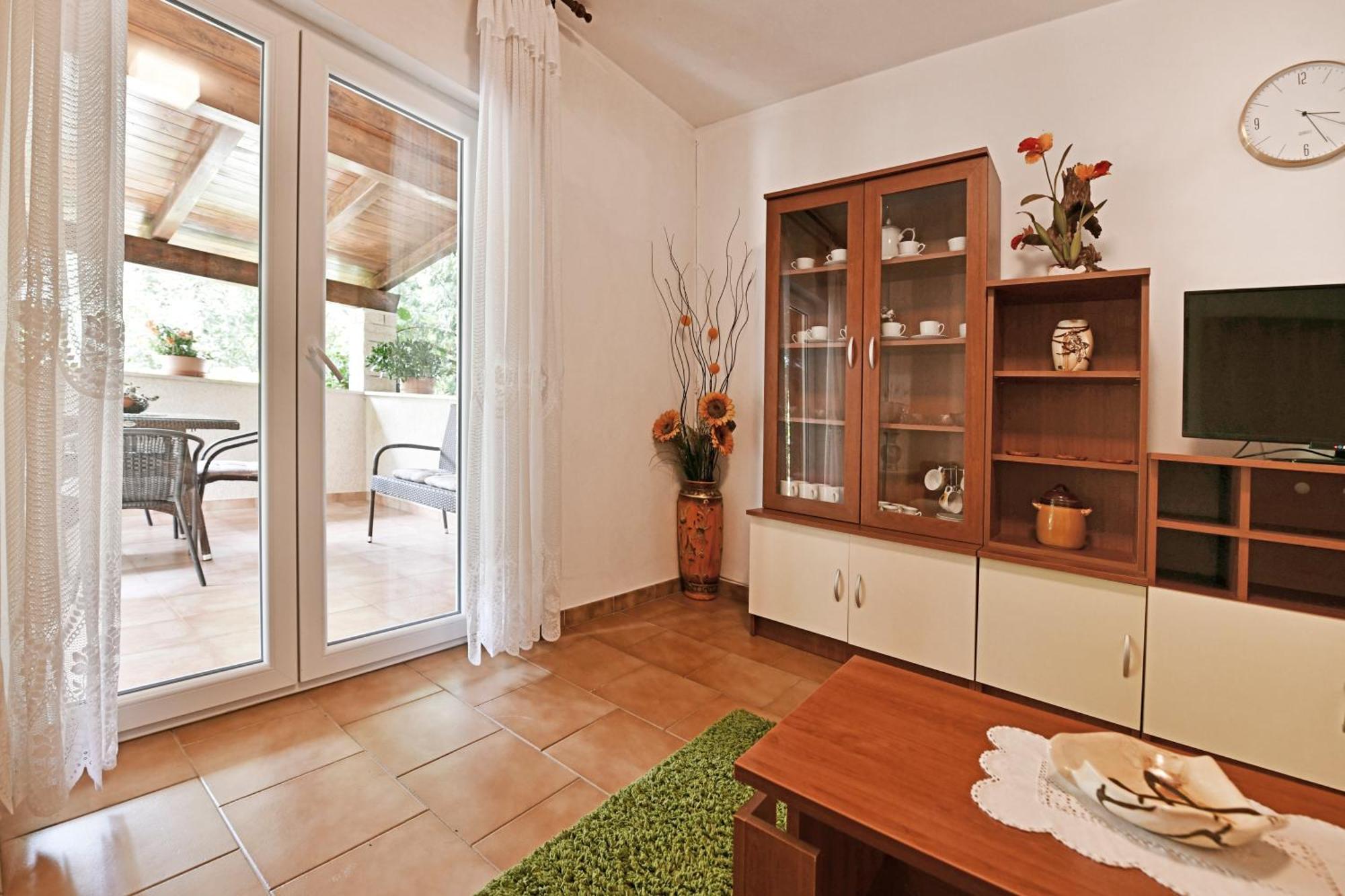 Apartment Slavica Vrvari 波雷奇 客房 照片