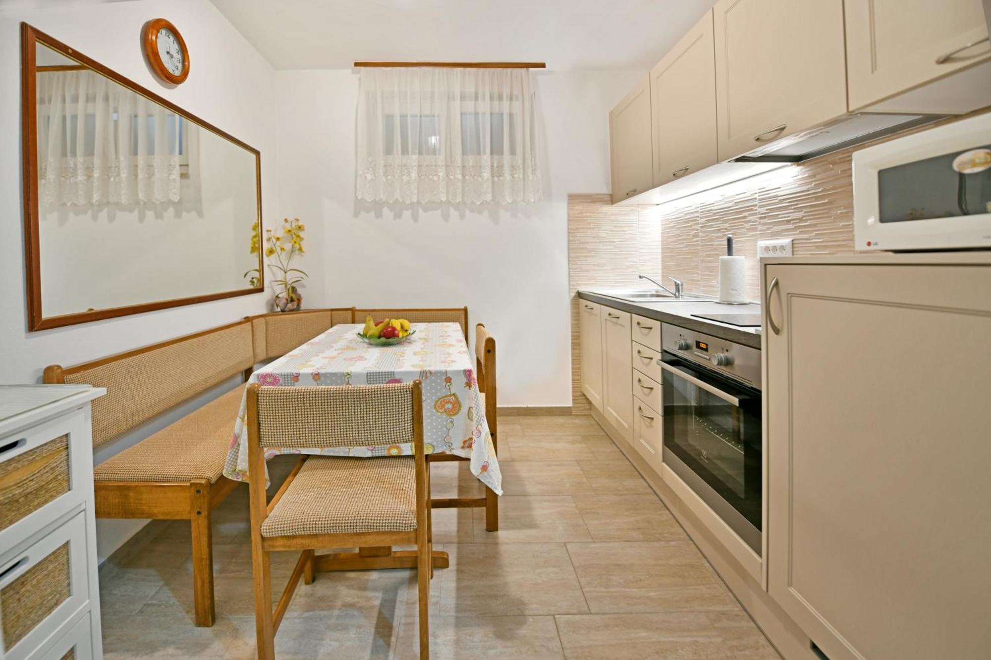 Apartment Slavica Vrvari 波雷奇 客房 照片