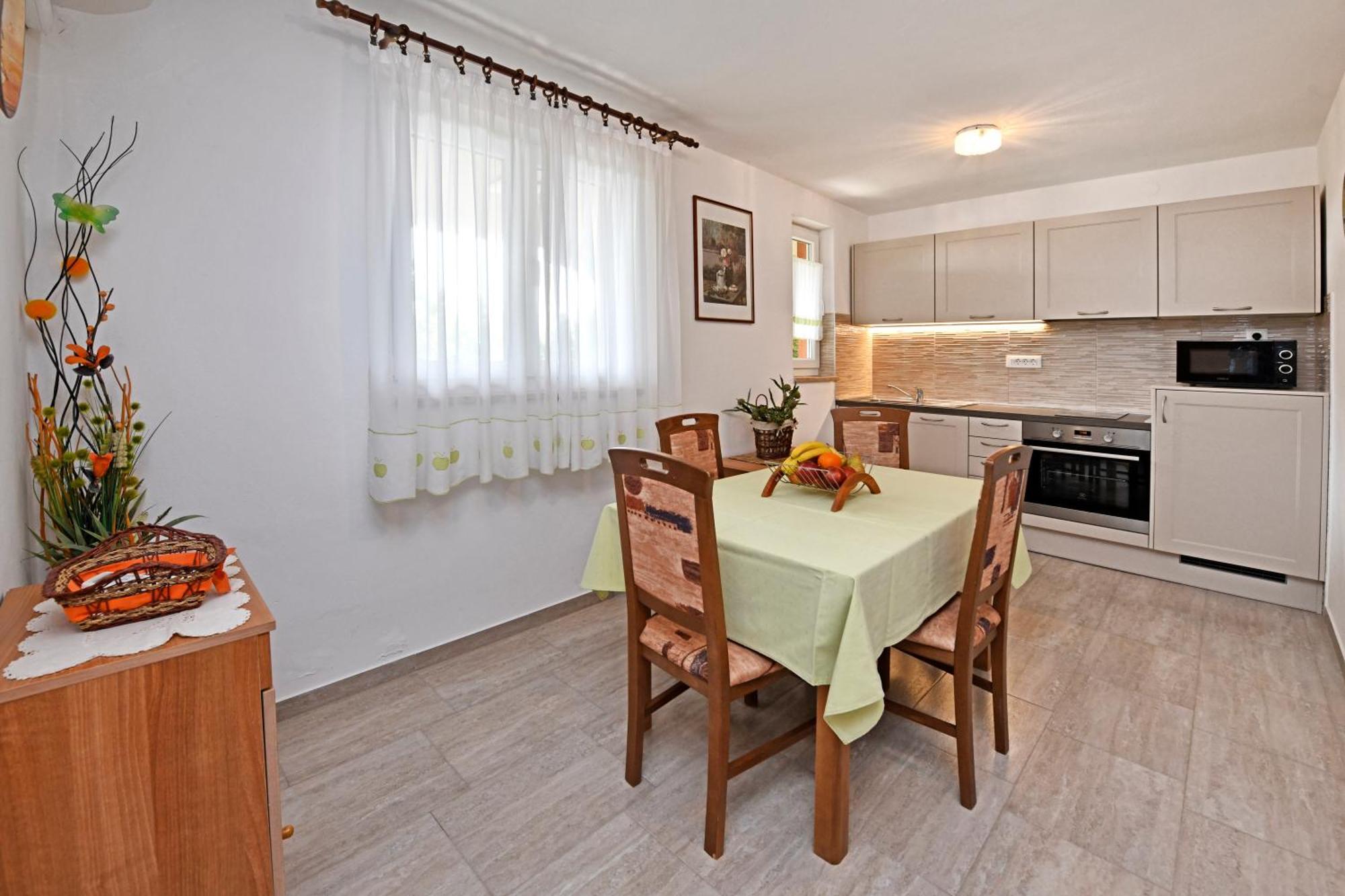 Apartment Slavica Vrvari 波雷奇 客房 照片
