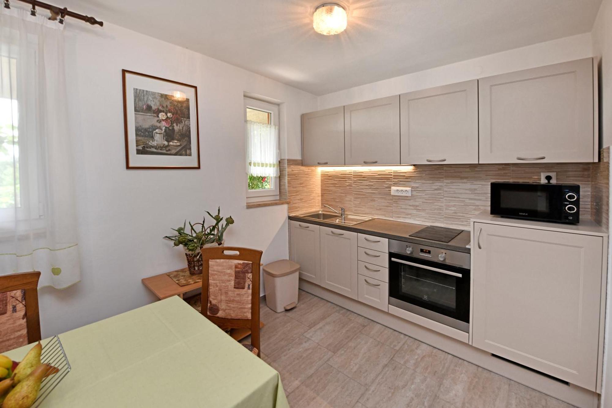 Apartment Slavica Vrvari 波雷奇 客房 照片