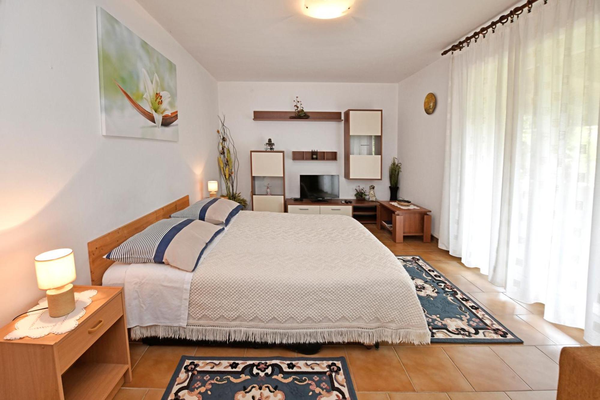 Apartment Slavica Vrvari 波雷奇 客房 照片