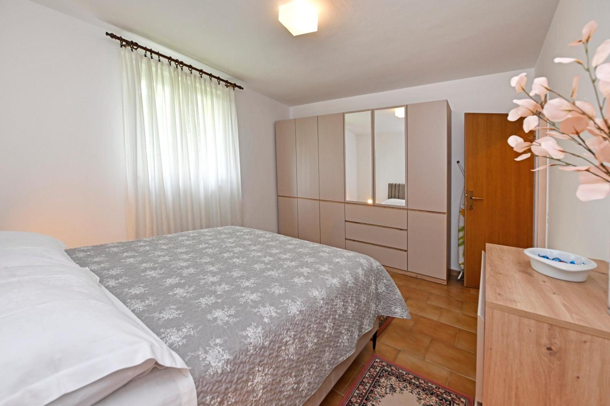 Apartment Slavica Vrvari 波雷奇 客房 照片