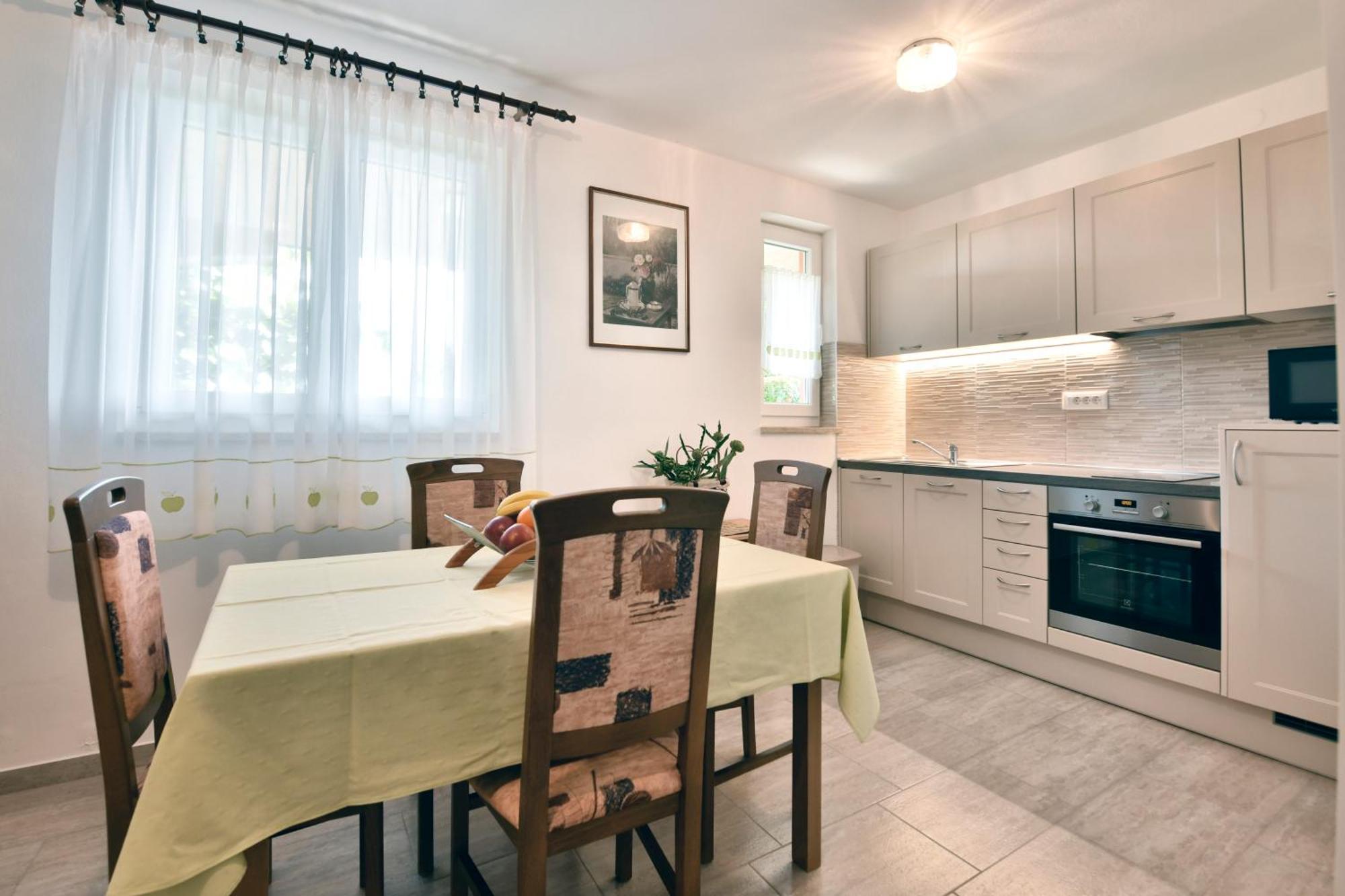 Apartment Slavica Vrvari 波雷奇 客房 照片